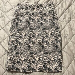 LuLaRoe Black and Cream Cassie Pencil Skirt